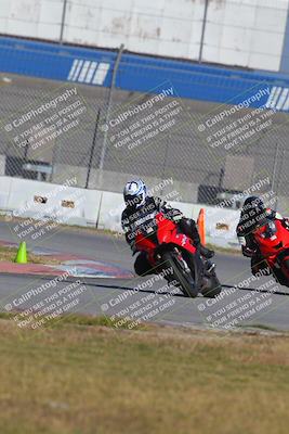 media/Nov-26-2022-Fastrack Riders (Sat) [[b001e85eef]]/Level 2/Session 3 Outside Turn 9/